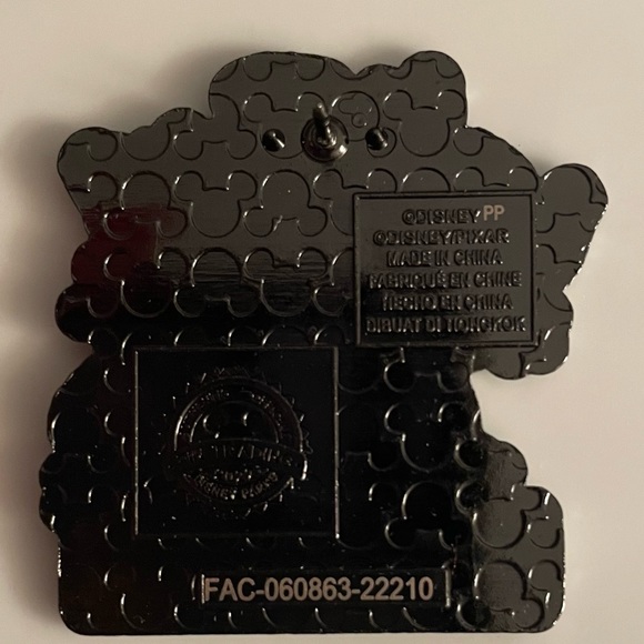 Disney Green Army Men from Toy Story - NEW  - Sarge says Let’s Play Pin - Picture 4 of 4